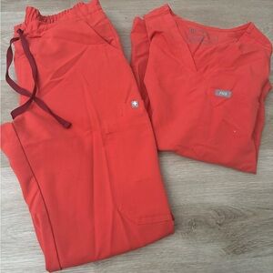 Coral Figs scrub set XS